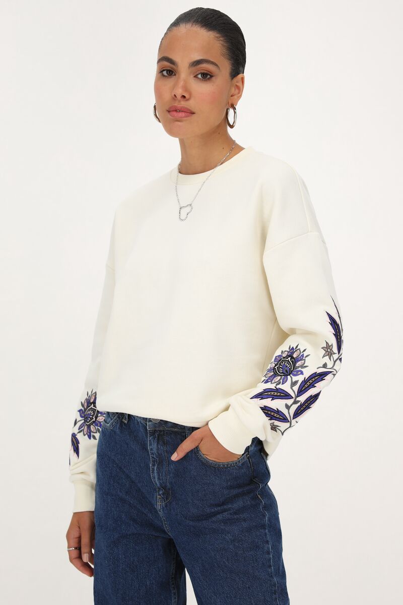 Wholesale Custom Off-Shoulder Oversized Sweatshirt with Embroidery