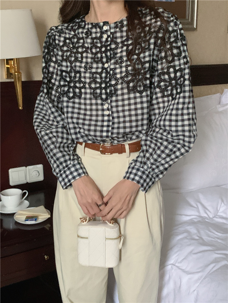 Customized Wholesale Hallow Out Flower Embroidery Shirt