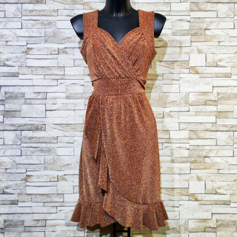 what to wear under mini dress？