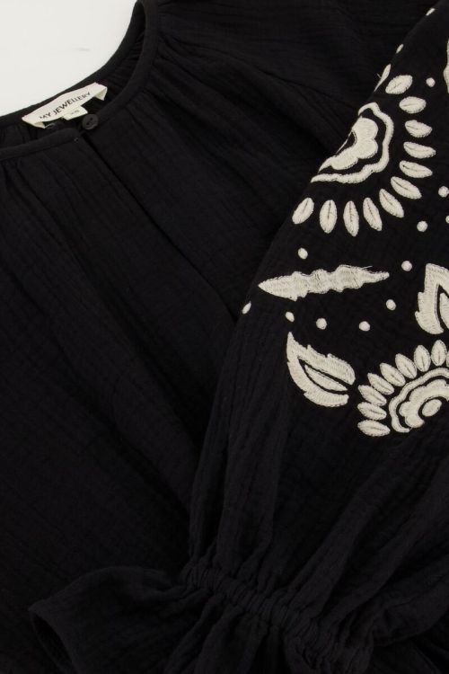 Custom Wholesale Black dress with white embroidery