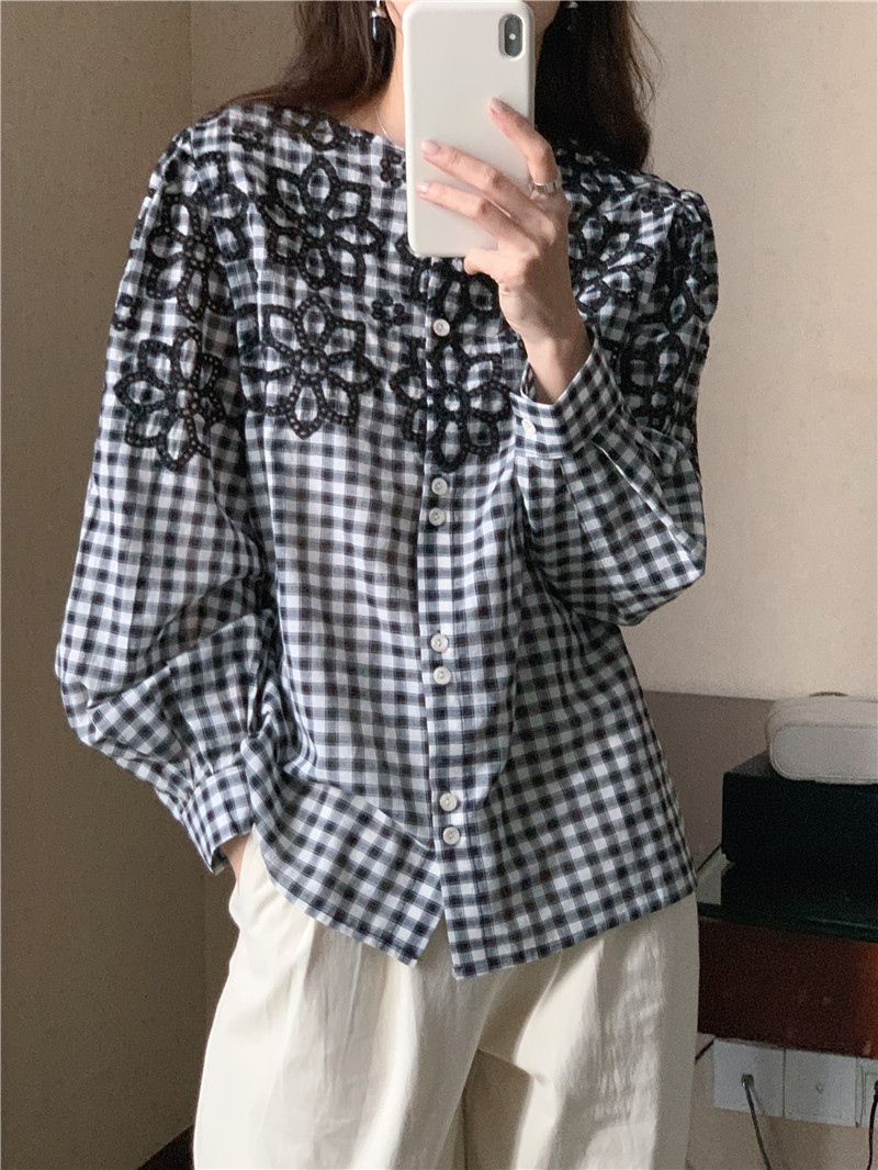 Customized Wholesale Hallow Out Flower Embroidery Shirt