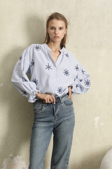 Wholesale Customized Women's Striped Fullover Embodiery Shirt