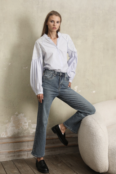 Wholesale Customized Women's Cotton Embroidery Shirt
