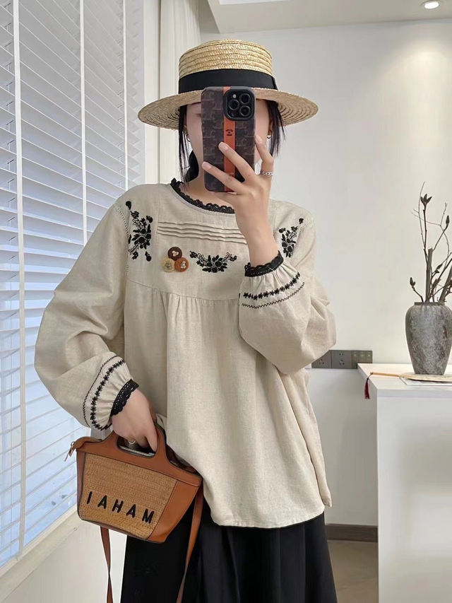 Customized Wholesale Retro Emberoidy Cotton Linen Blouse